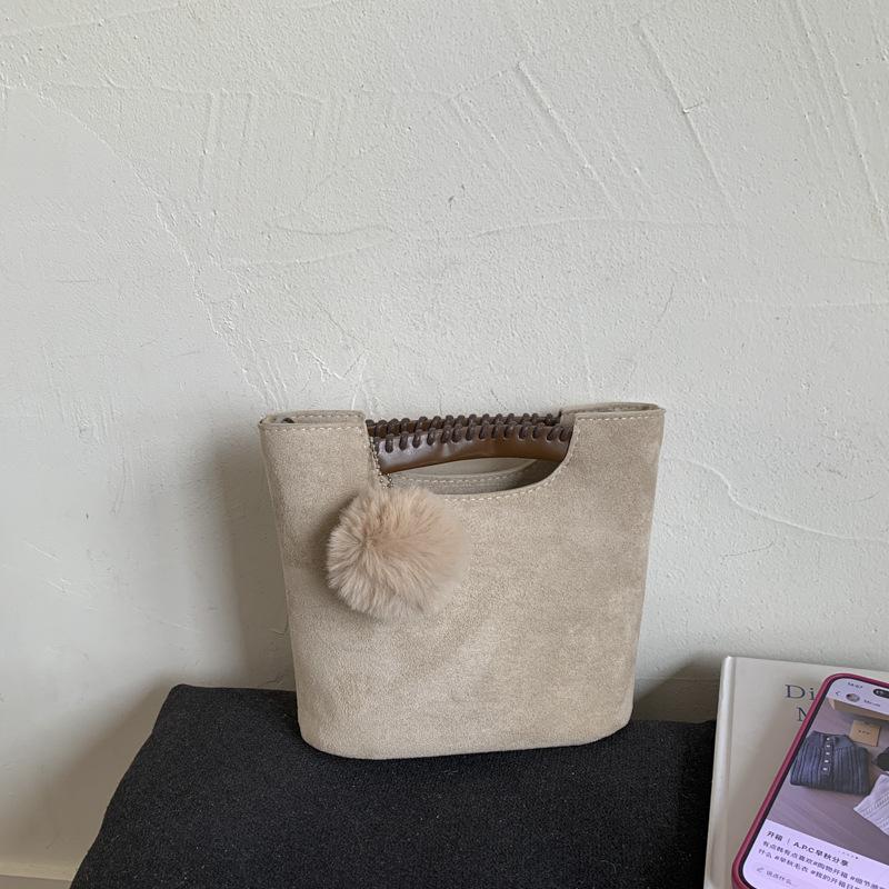 Niche Bag Women's Fashion Retro High-end Shoulder Bag Commuting Versatile Messenger Bucket Bag