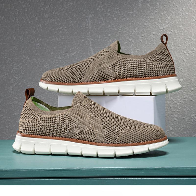 Breathable Men Casual Shoes Lightweight Outdoor Male Walking Shoes Anti-slip Men's Sneakers Slip On Flats Running Shoes