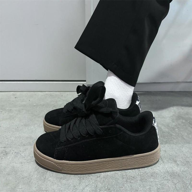 Niche board shoes new casual bread shoes autumn new high-end black sneakers women
