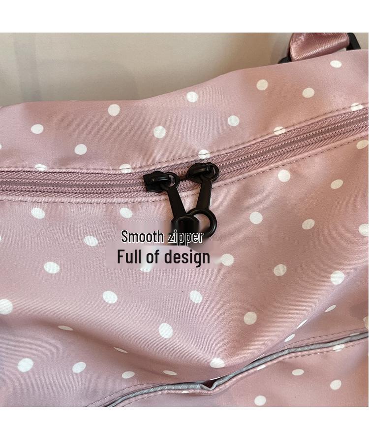 Women's Portable Travel Bag: Lightweight, Large Capacity, Ideal for Short Trips and as Carry-On Luggage.