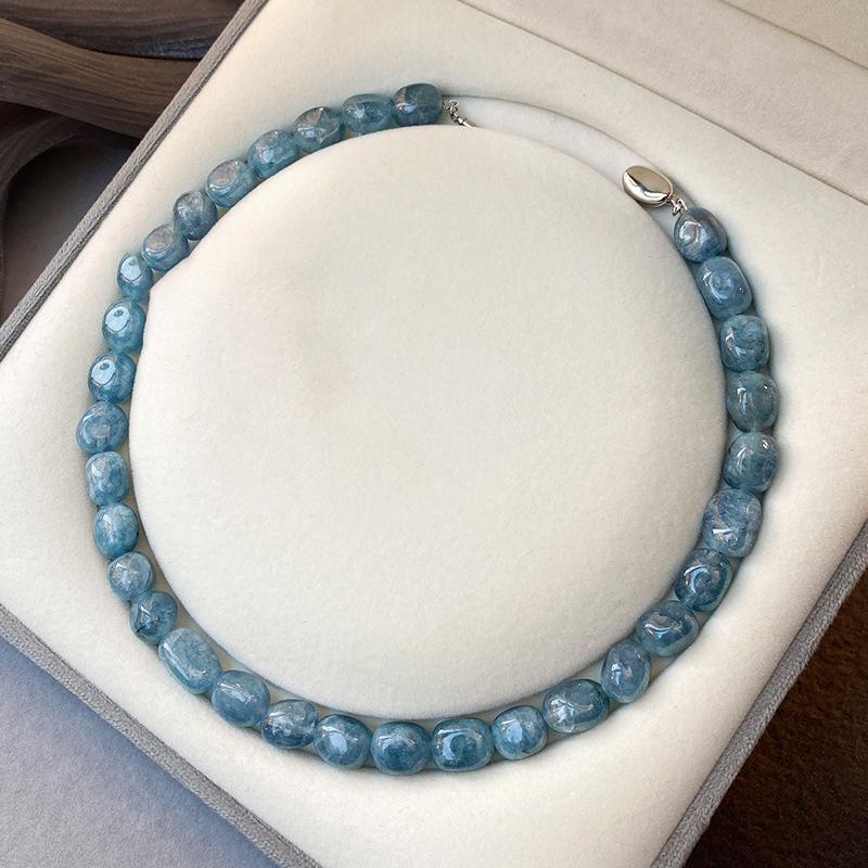 

Середньовічне синє намисто з натурального каменю, нішеве ретро, висококласне коротке намисто, модне намисто з легкою розкішною текстурою