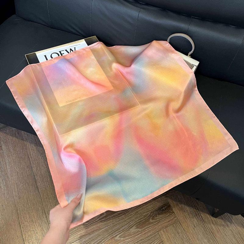 New 71 * 71cm Korean version small square scarf women's silk scarf spring and summer thin sunscreen scarf neck protection tied bag headband scarf