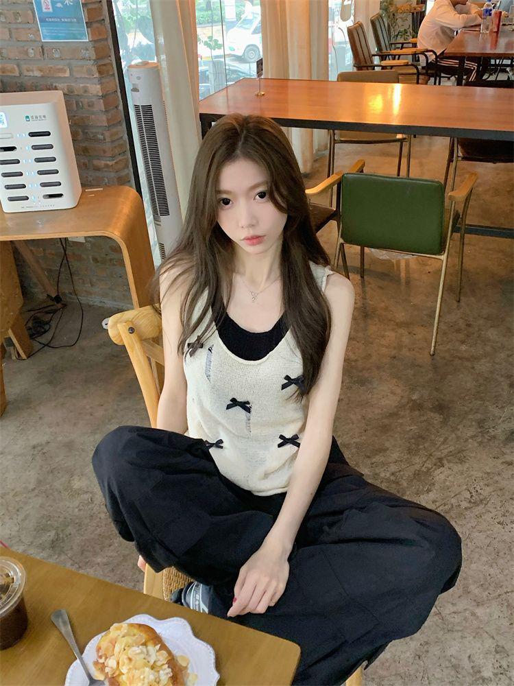 Women's Color-Block Bow Top: Slim Fit Summer Knit with Rolled Hem and Ripped Design