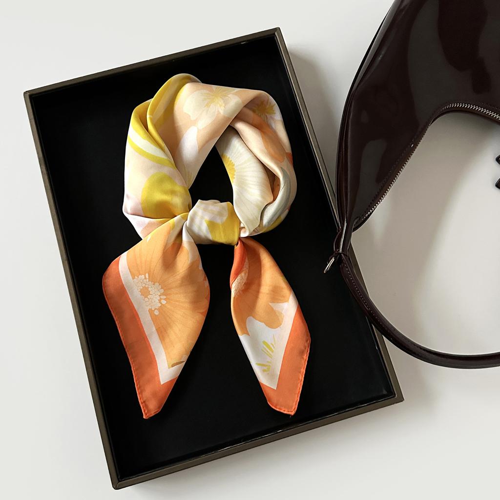 Small Daisy Printed Silk Scarf Women's 71cm Square Scarf Temperament Fresh and Versatile High Sense Fashion Thin Silk Scarf Wholesale