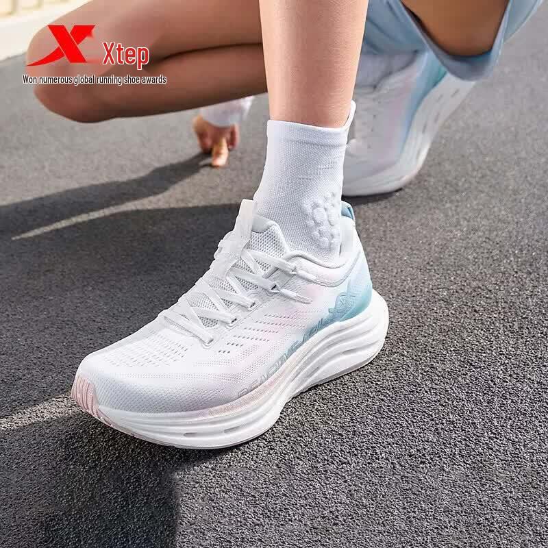 Xtep Women's Thick-Sole Cushioned Running Shoes 974218110011