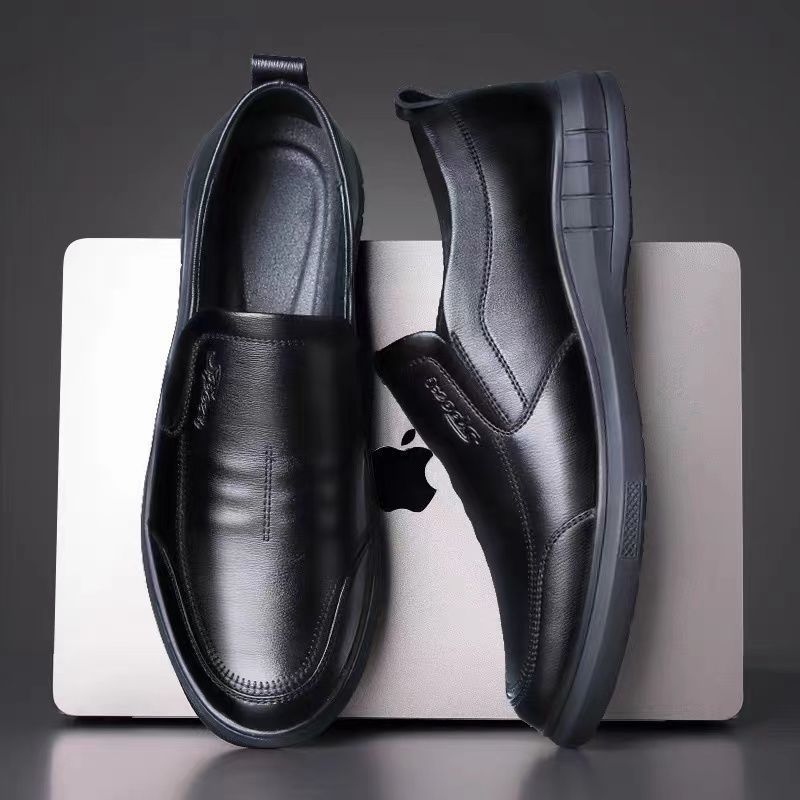 Men's spring new leather shoes men's pure black casual shoes lazy shoes soft-soled shoes
