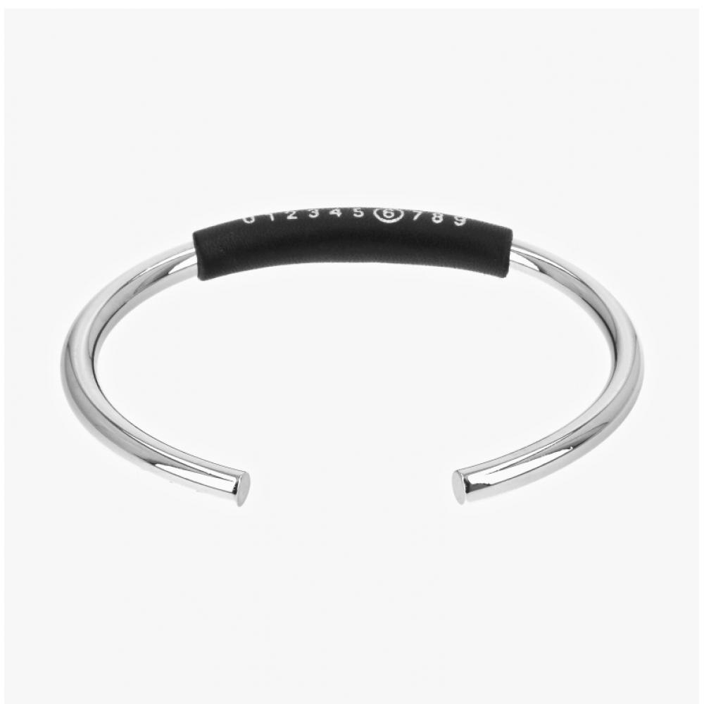 Maison Margiela Sm6uy0074 P6631 964 Mm6 Nummerierungslogo Lasche Manschettenarmband