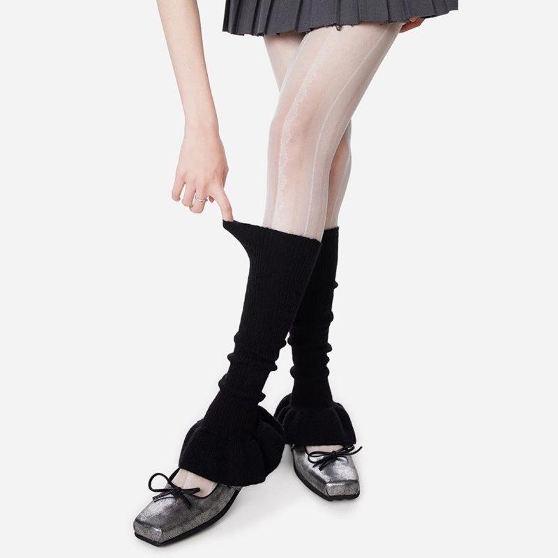 The Pure Cream-colored Foot Covers for Autumn and Winter, The Mid-calf Socks, The Flower Bud Slightly Flared Wide-leg Socks, Are Sweet and Versatile