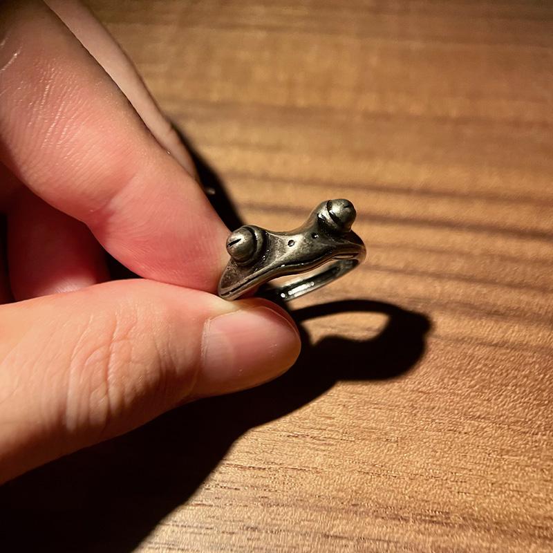 

Ретро состаренное кольцо с лягушкой для мужчин панк готика регулируемое открытое кольцо ручной работы античная оловянная роспись циркон креативные аксессуары resizable