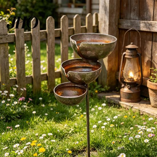 Mangiatoia per Insetti Accessorio da Giardino Mangiatoia per Uccelli in Metallo Rustica Vintage Pali Raccogli Pioggia con Ciotole Decorative a 3 Livelli Stazione di Abbeveraggio per Api per