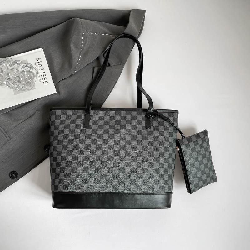 

Retro large-capacity women s commuting beautiful versatile portable shoulder underarm bag high-end atmospheric personalized women s bag