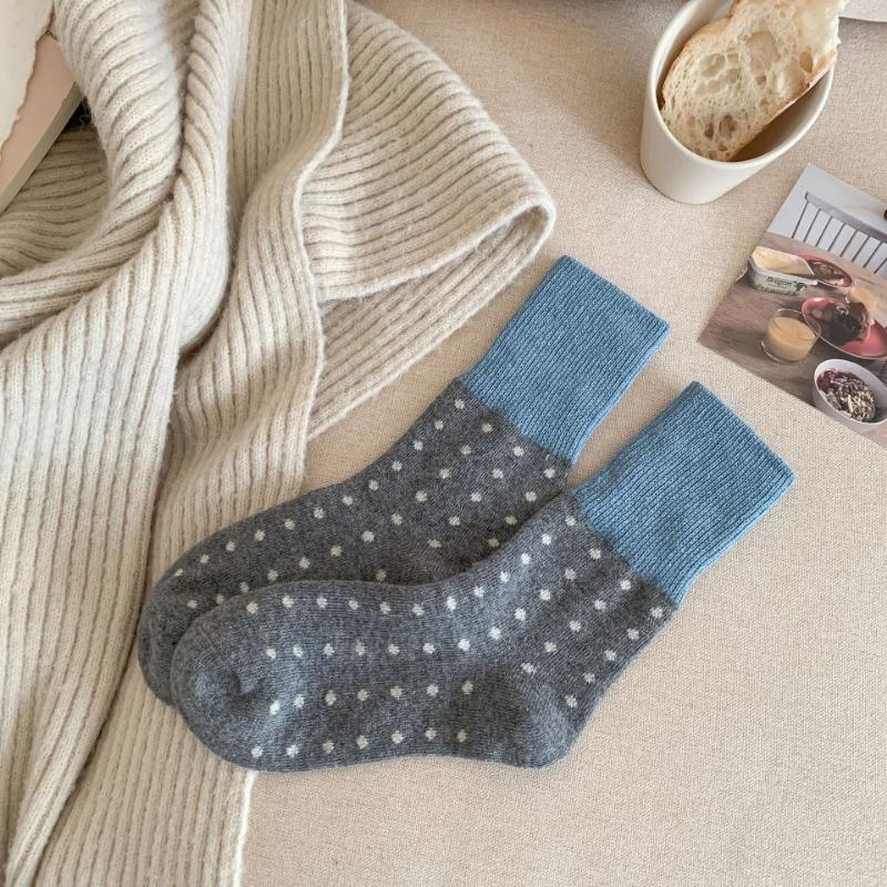 Thick and Warm Wool Polka Dot Socks for Autumn and Winter, Color-blocking Men's Mid-calf Pile Socks for Women