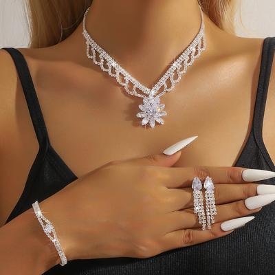 Bridal Accessories Exquisite Wedding Photo Accessories Luxury Rhinestone Necklace Earrings Two-Piece Set