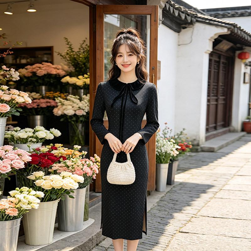 1011 Minimalist Hepburn Style Black Polka Dress Women's Retro Lapel Bow Slim Body Light Mature Celebrity Style