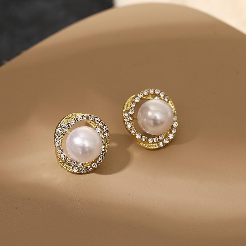 New Fashion Geometric Pearl Stud Earrings