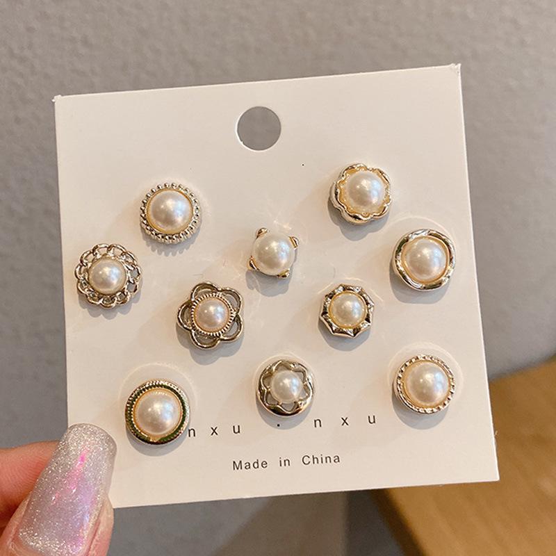 Women's Waist-Tightening Elastic Brooch Pin - Anti-Exposure Buckle for Clothes and Skirts