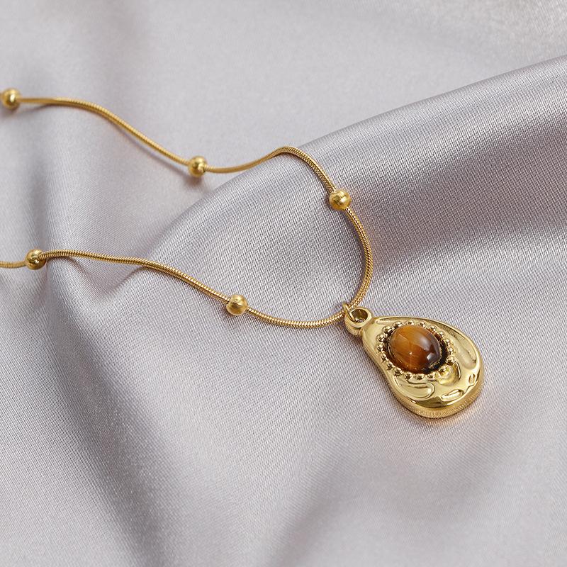 New Irregular Maillard Tiger Eye Necklace with Titanium Steel Plated 18k Gold, Versatile Style Sweater Chain with Collar Bone for Women