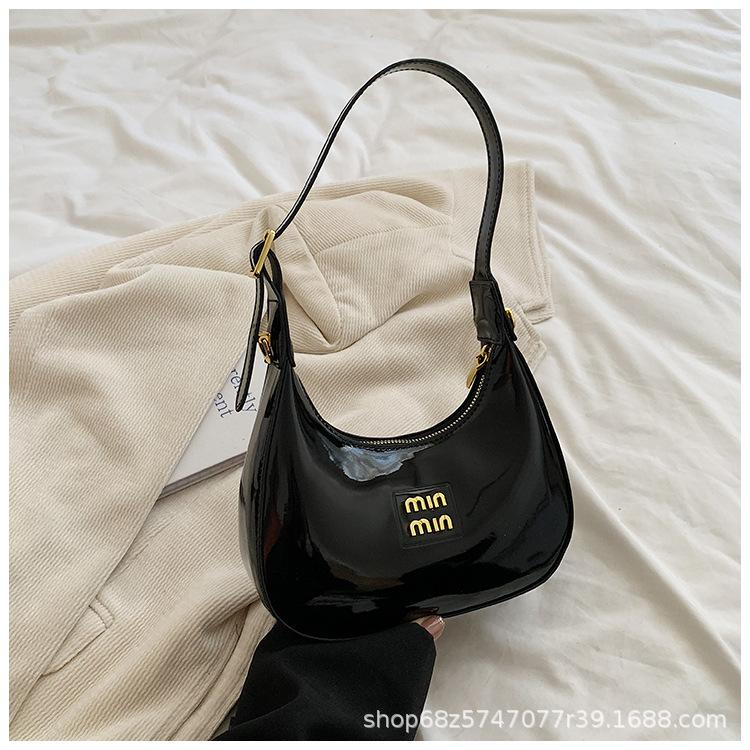 Premium patent leather glossy armpit bag 2025 new fashionable solid color portable crescent bag niche commuter shoulder bag