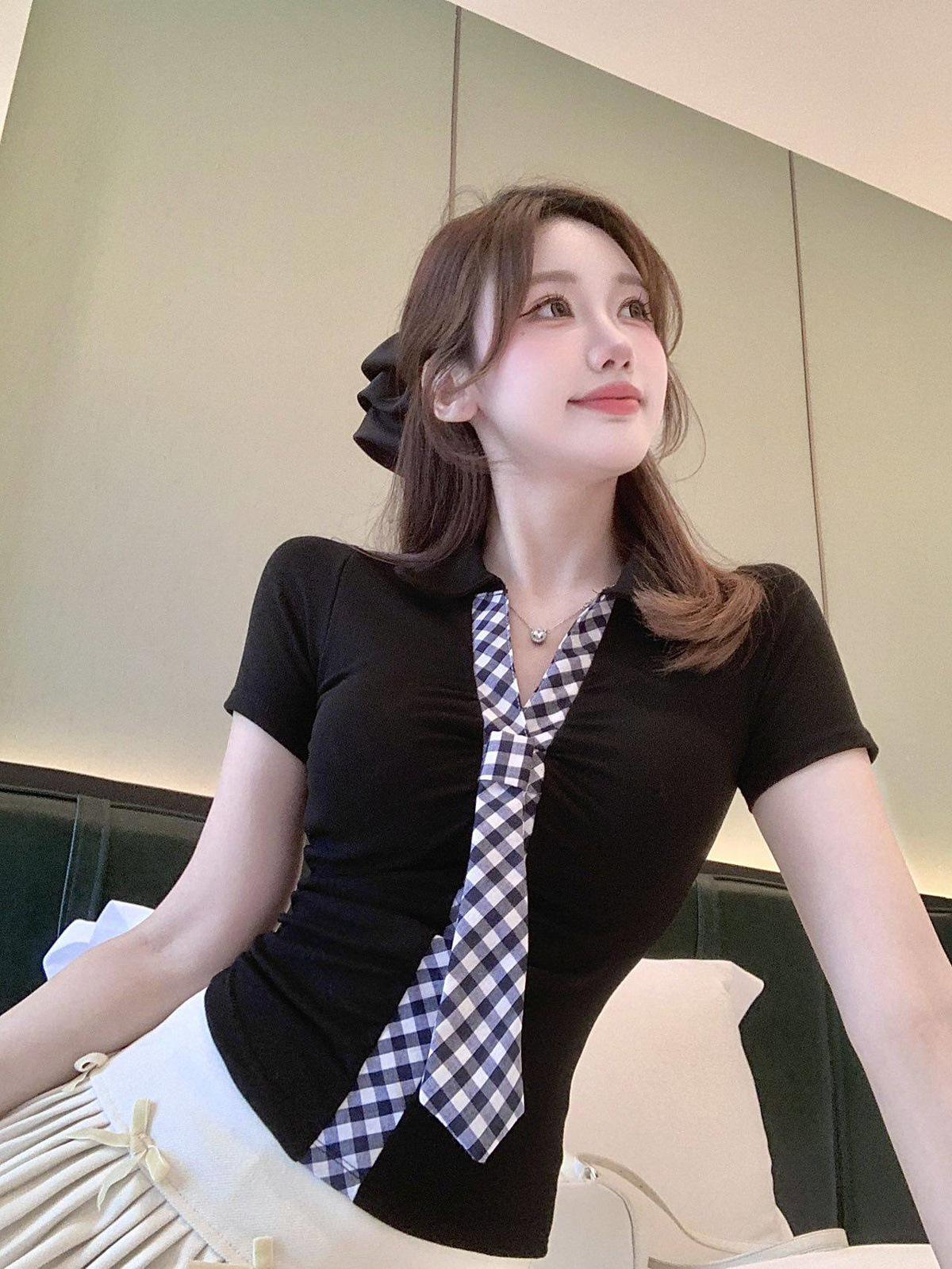 

Women s Korean Plaid Patchwork Short Sleeve T-Shirt, Summer Layered Wear with Chest Pads, Slim Fit, High-End Feel, Trendy Top One Size чёрный