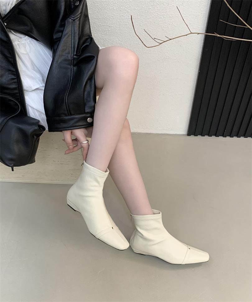 2025 Korean version of the new white short boots, retro versatile and simple inner height-increasing slope heel short tube temperament small square h