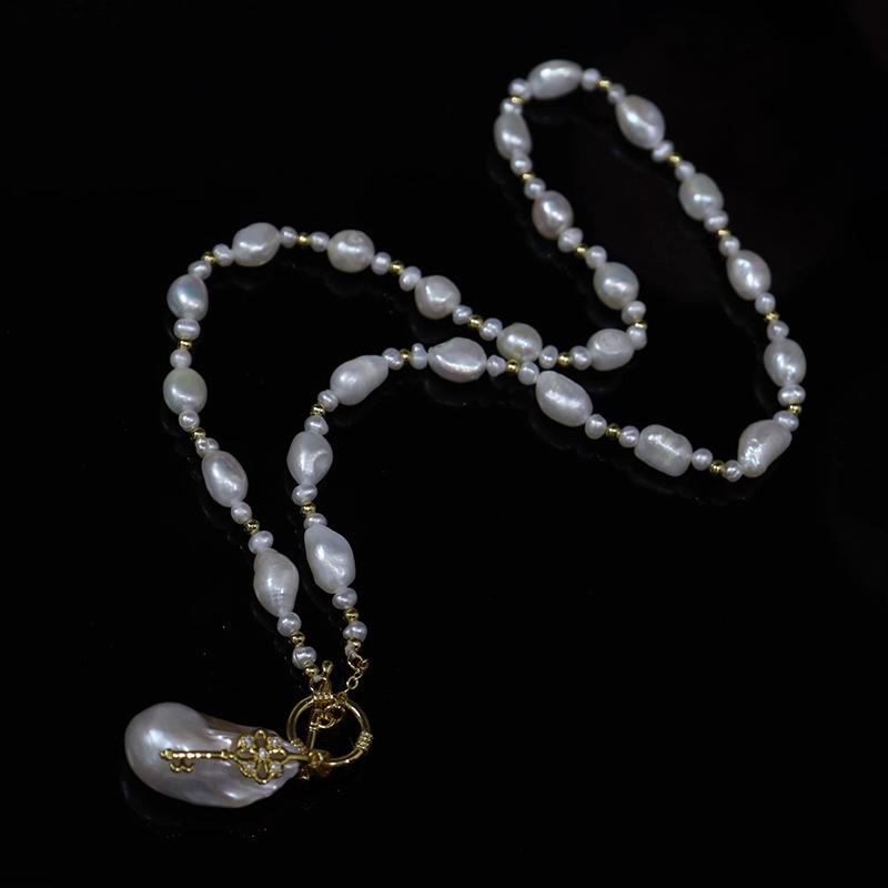 Irregular White Baroque Freshwater Pearl Pendant Necklace Alloy Chain Velvet