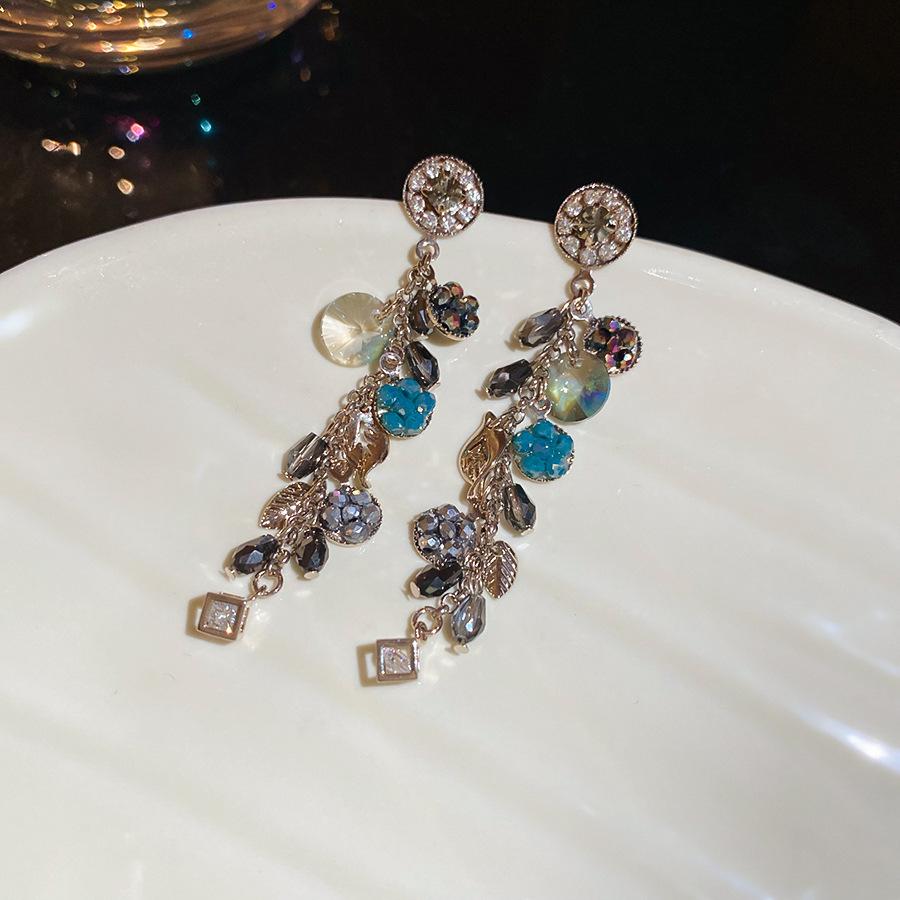 Europäischer und amerikanischer ethnischer Stil, mit Diamanten besetzte Wassertropfen-Quasten-Ohrringe, Steckerohrringe, Damenohrringe, Design-Sinn Nische