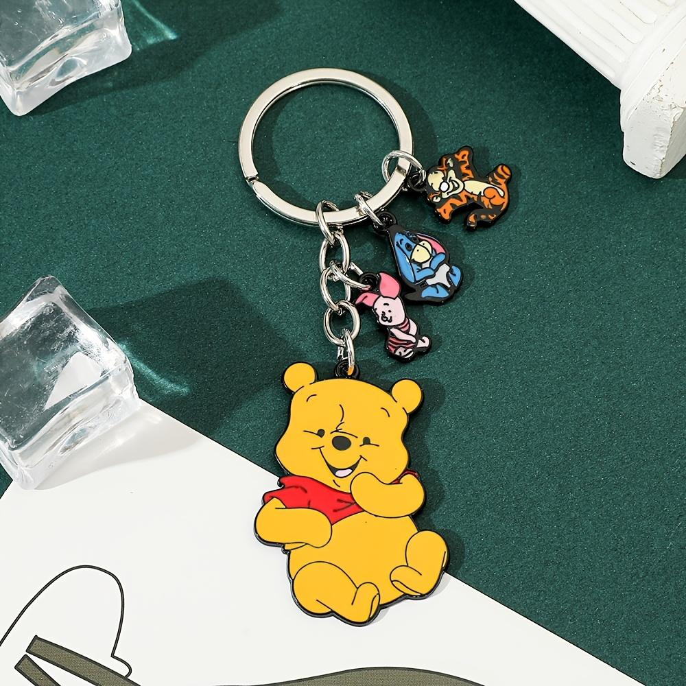 1 PZ Disney Cartone Animato Winnie the Pooh Portachiavi in Metallo Elegante e Raffinato Kawaii Winnie the Pooh Ciondolo Decorativo per Borsa per Uso Quotidiano o Come Regalo