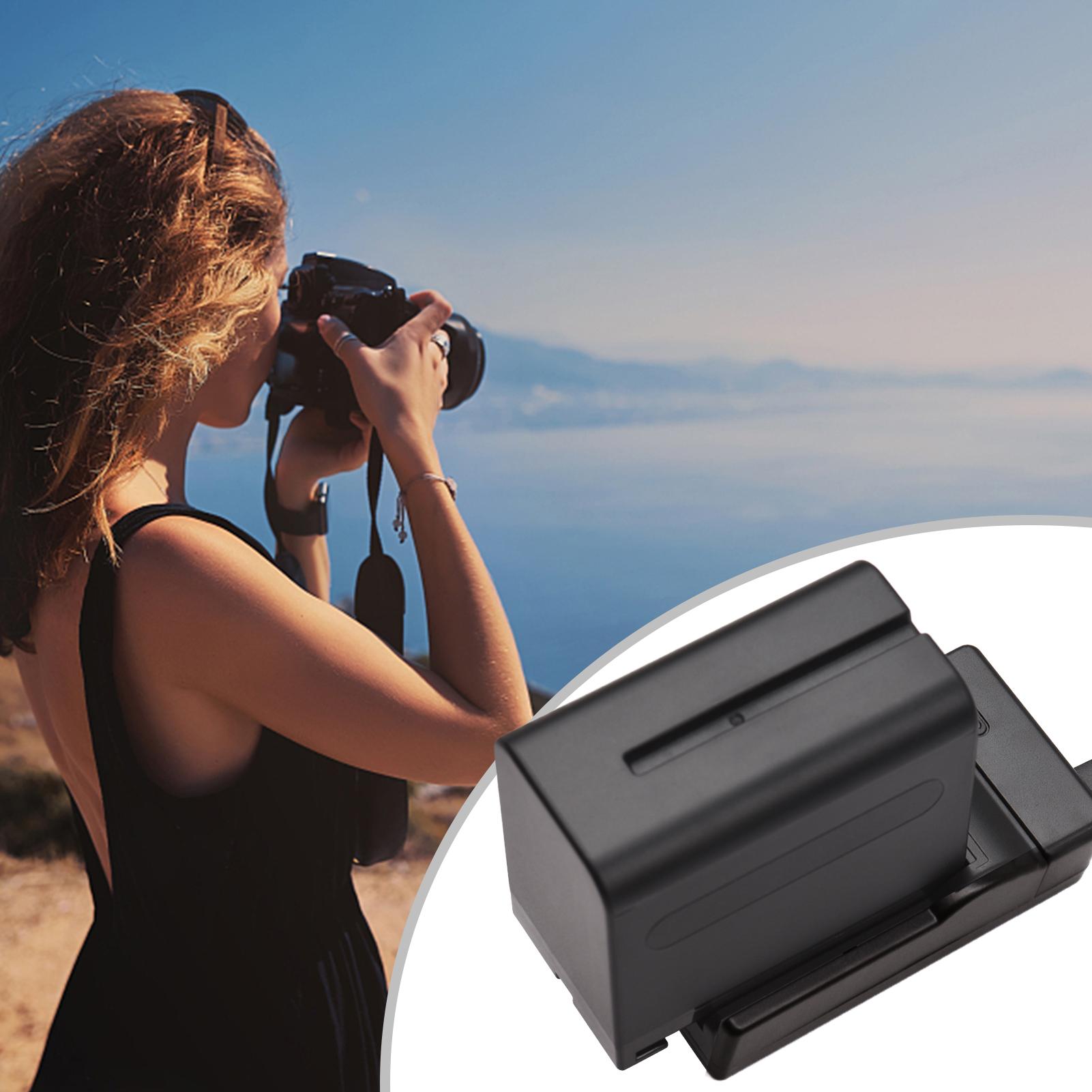 NP-F960/ NP-F970 Camera Battery and r Kit 1PC 7.2V 7800mAh Large Rechargble Battery with Type-C Cable Replacement for NaSony NP-F550 F570 F750 F