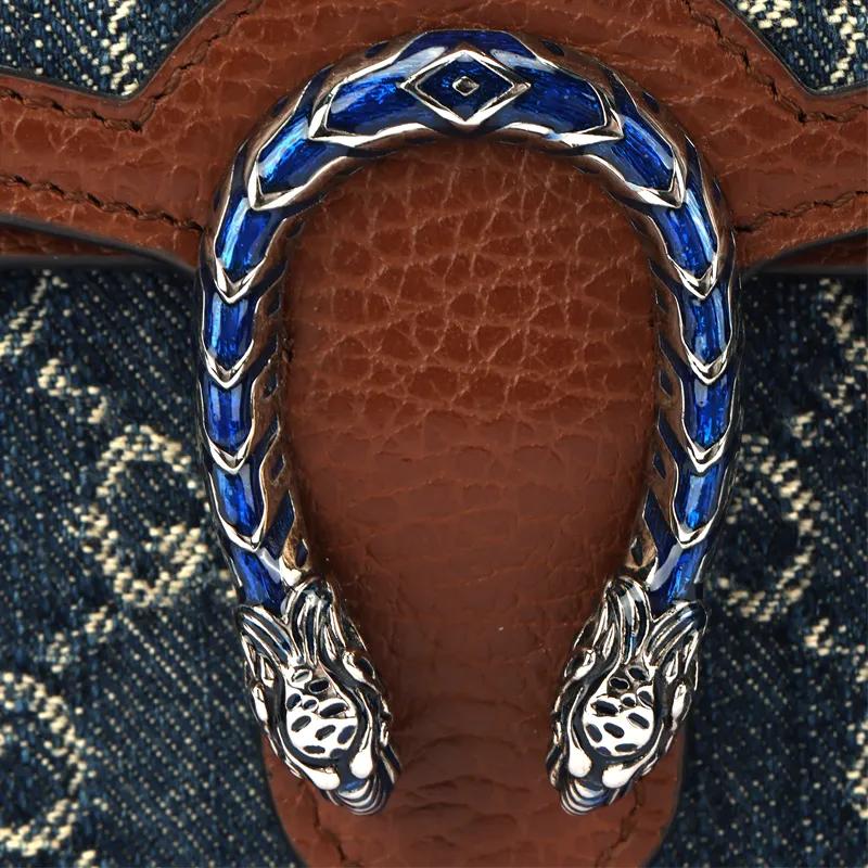 Gucci Borsa a tracolla in denim e pelle con fibbia a testa di tigre di Dioniso e logo monogramma per donna Grigio-Blu con Marrone