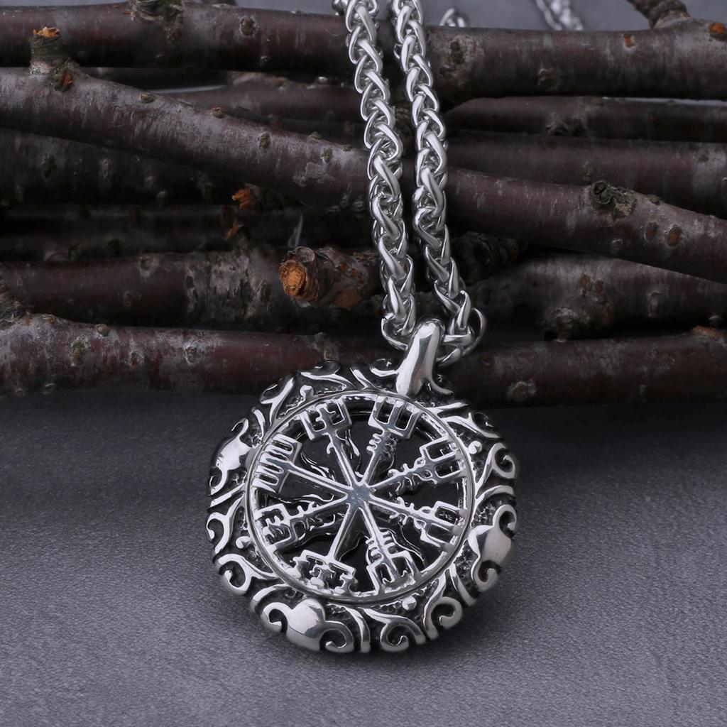 Stainless Steel Viking Road Sign Compass Necklace Men and Women Odin Rune Fashion Charm Hollow Pendant Jewelry Gift