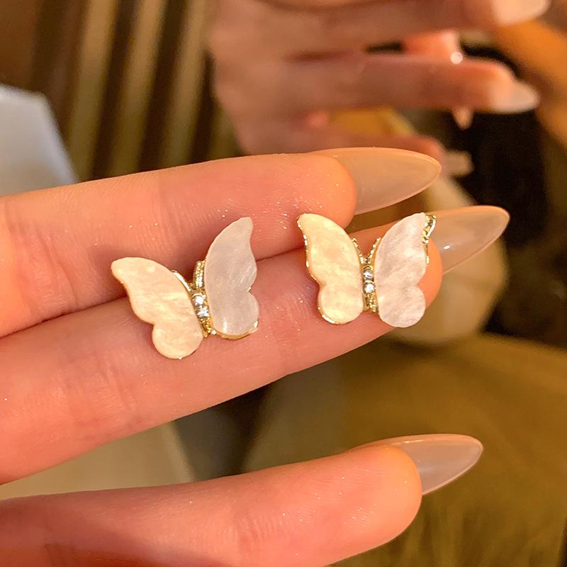 

Women Elegant Shell Butterfly Ear Stud Earrings one size