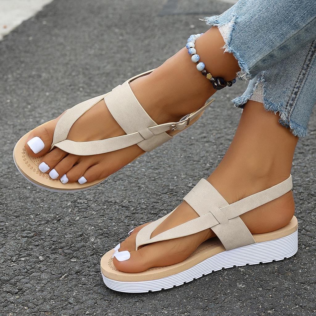 Fashion Women Summer New Flat Sandals Lightweight Non Slip Beach Shoes Woman Platform Buckle Strap Clip Toe Sandals Sandalias Mujer