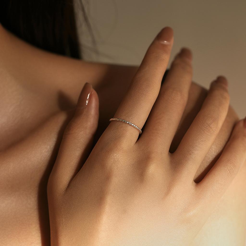 MODIAN 925 Silver Wavy Sparkling Simple Ring Trendy Stackable Charm Ring Platinum Plated Fine Jewelry For Women Gifts