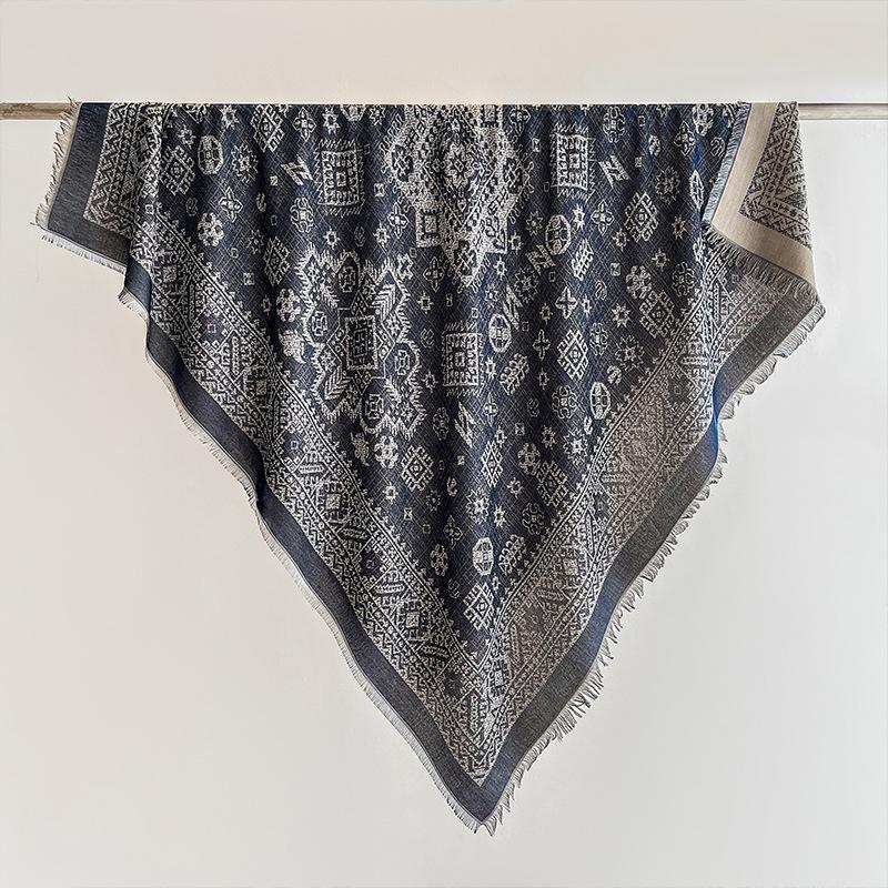 Autumn and Winter New Simple Temperament Versatile Polyester Blend French Retro Big Triangle Scarf Warm Scarf Shawl