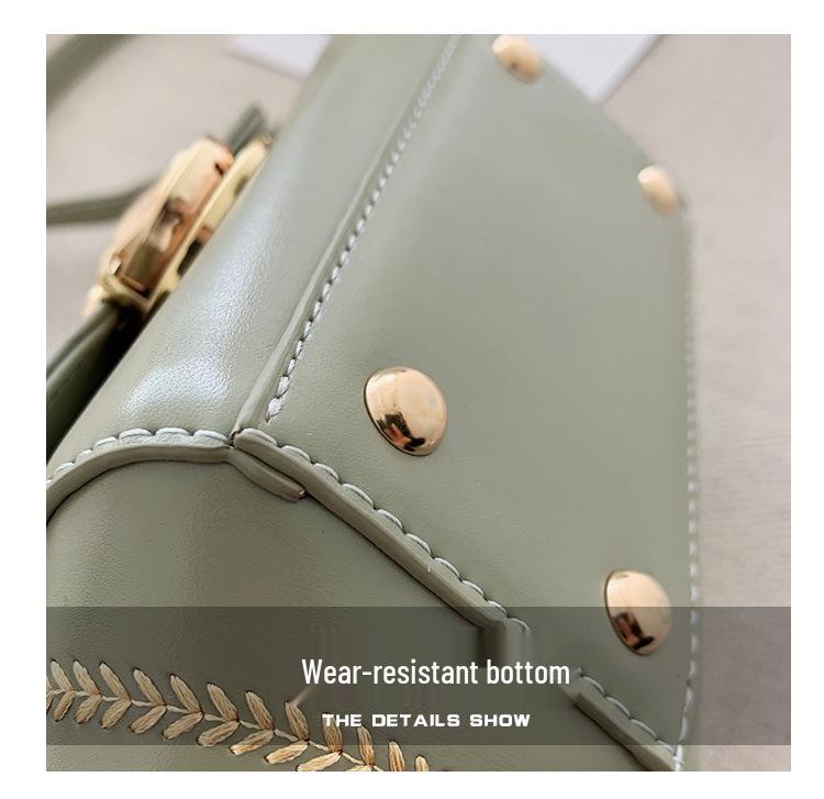 Trendy Korean Style Chain Shoulder & Crossbody Bag for Fashionable Ladies