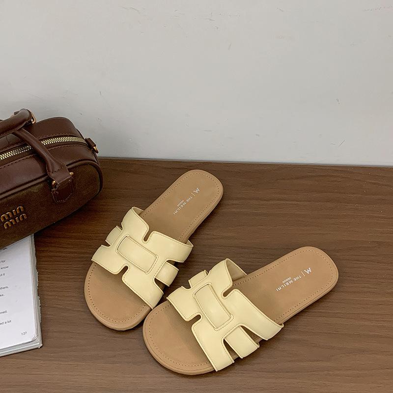 

French low-heeled one-word slippers for women s summer wear 2025 new Korean version versatile skirt seaside beach cool slippers 40 жёлтый