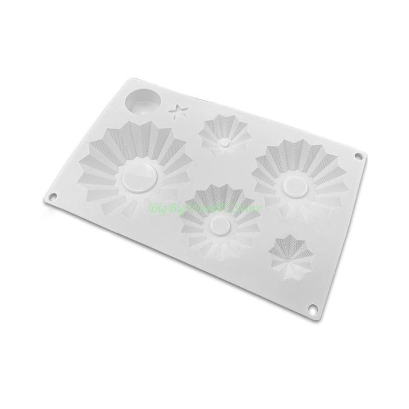 24TE Silicone Fondant Mold Chocolate Mold Bakeware Christmas Series Silicone Material