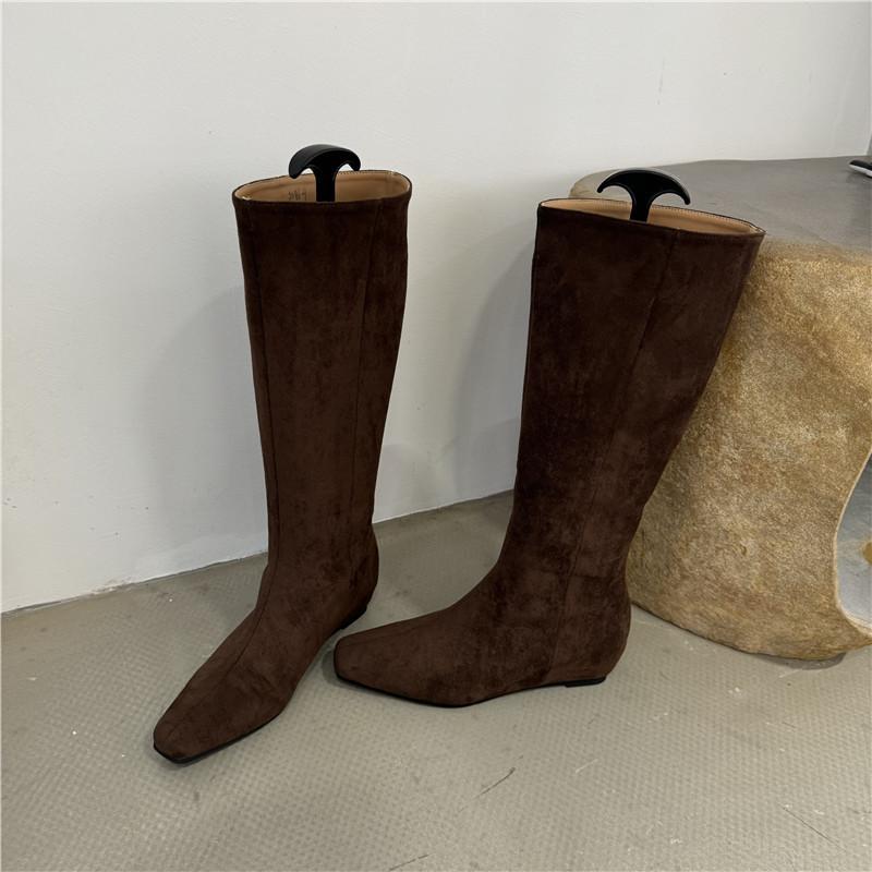 

Женские замшевые ботильоны на внутренней платформе с квадратным носком, новые модели осень-зима 2025, ботфорты до колена, корейская версия, модные ботинки-чулки для ж 40 коричневый