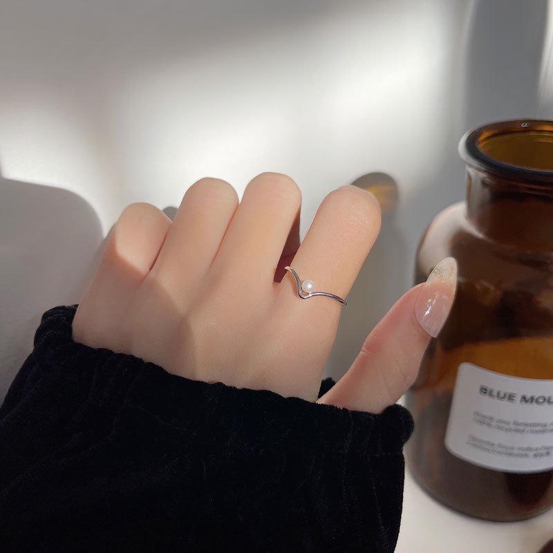 Bague Ouverte en Or Exquis: Style Japonais & Coréen, Alliance Fine Incrustée de Diamants, Empilable & Élégant Bijou de Doigt