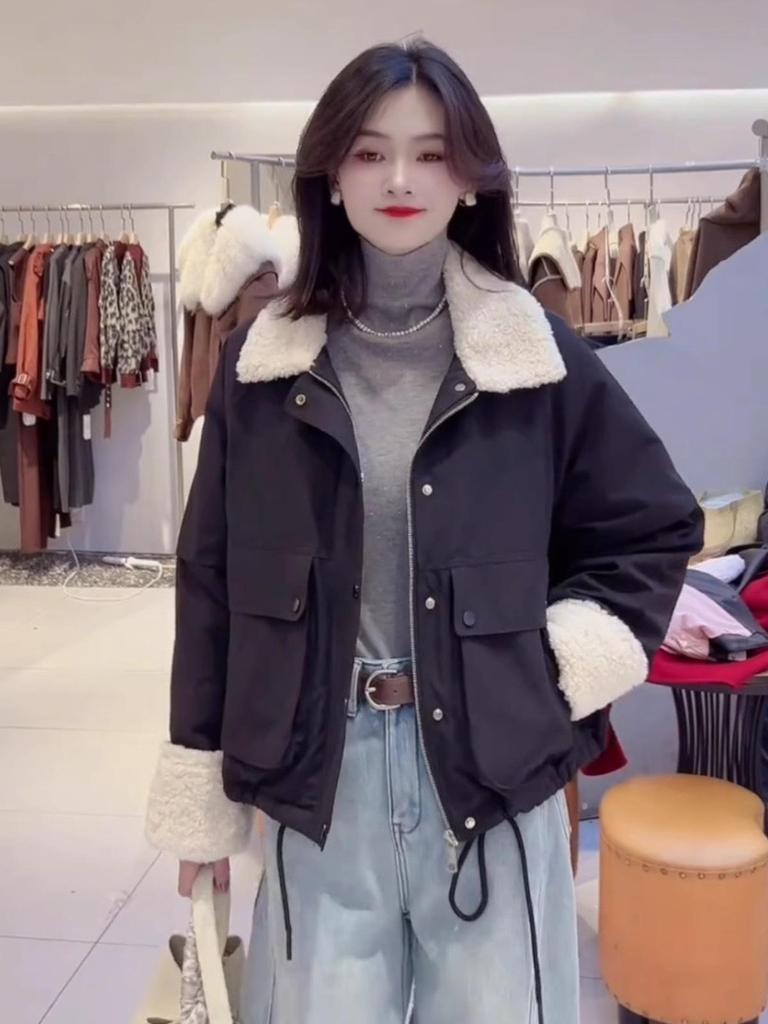 Women's 2024 Winter Korean-Style Lambswool Collar Fleece-Lined Jacket - Casual, Loose, Slimming Parka Top