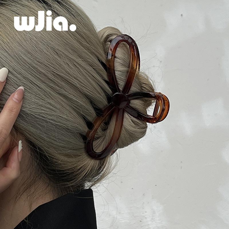 13cm Large Plastic Hair Claw Shark Hair Clip Crab Thick Hair Accessories Non-slip Side Slide for Women and Girls Rolled Up Bath