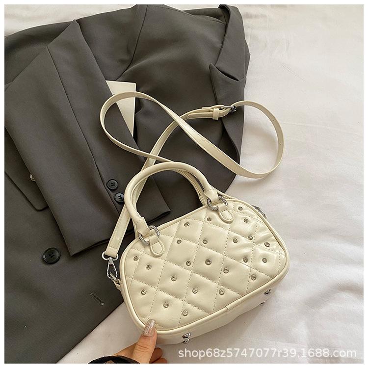 Temperament light luxury portable bowling bag women's 2025 new fashion diamond-encrusted pearl shoulder bag commuter messenger bag