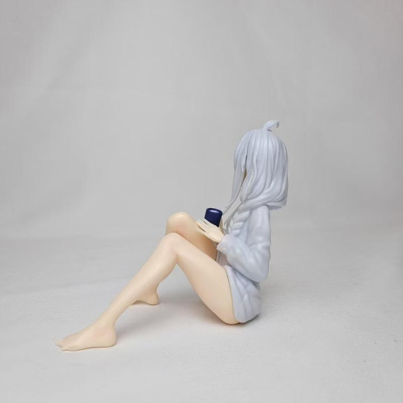10cm Anime Figur Die Reise der Elaina Elaina im Pyjama sitzend Mädchen Modell Statue Sammlung Schreibtisch Dekoration Ornament Spielzeug