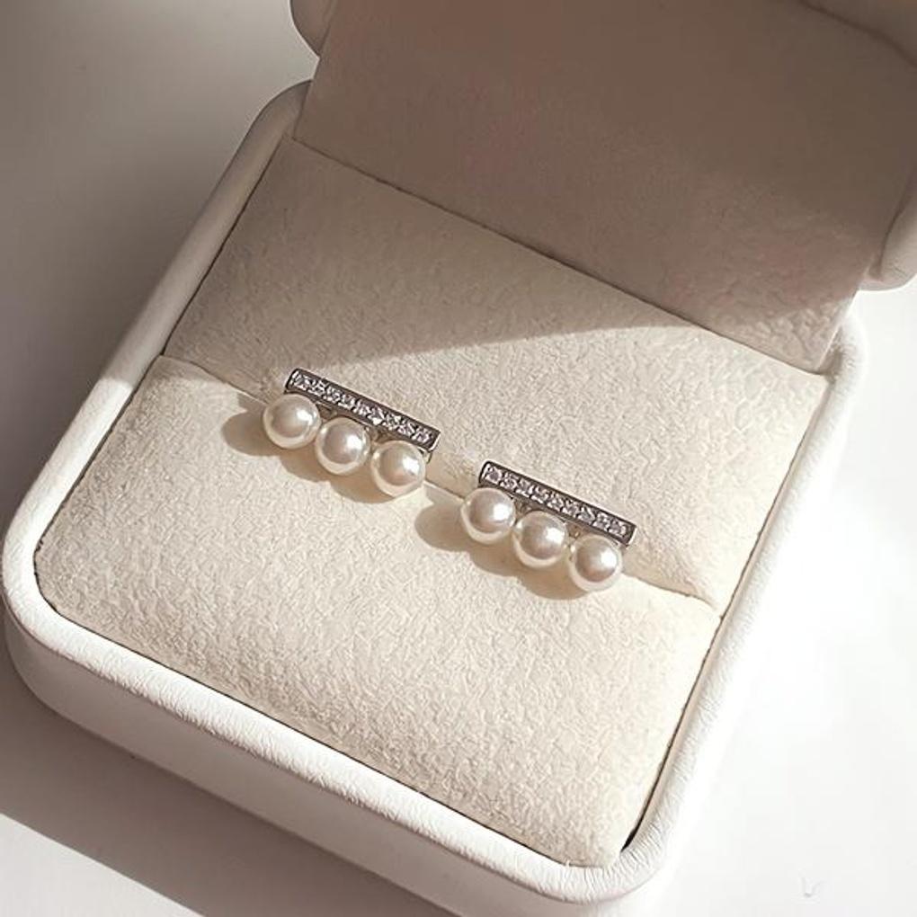 Women's Daily Accessory Pearl Earrings Taki