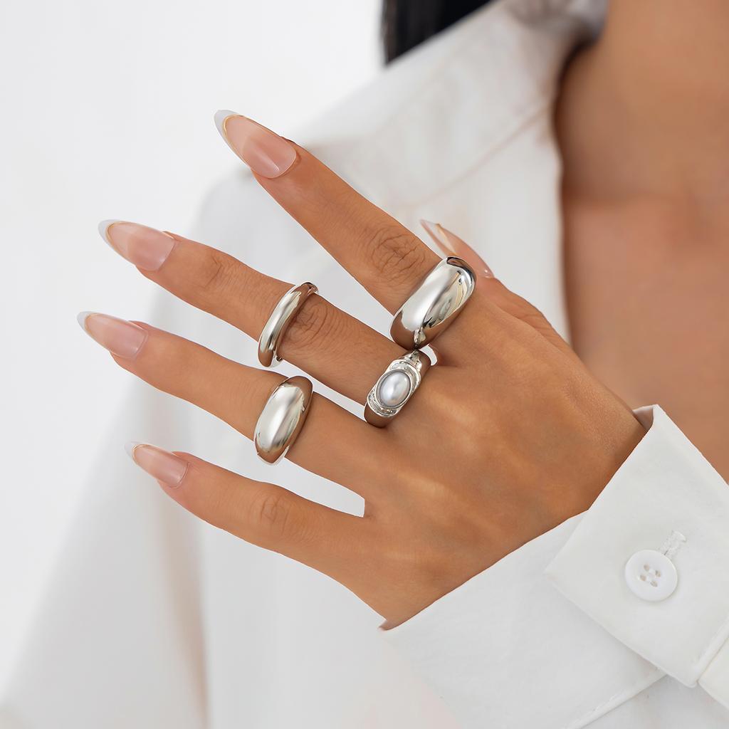 Ingemark 4Pcs/Set Stylish Simple Smooth Geometric Rings for Women Men Bohemia Exquisite Imitation Pearl Rings New Year Jewelry