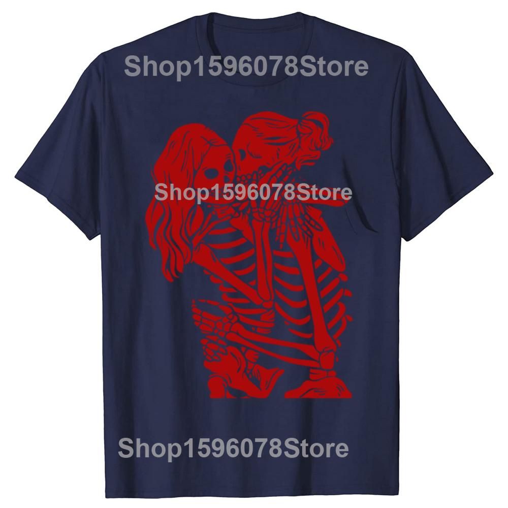 Lesbian Couple LGBTQ Pride of Woman Skeletons Lovers Kissing T-Shirt Summer Style Cotton Short Sleeve Oversized T-shirt Tops