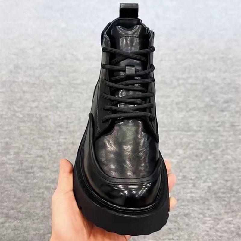 Winter 2024 New Business Velvet Warm Boots Men's Round Head Fashion British Versatile Soft-soled Locomotive Leather Shoes