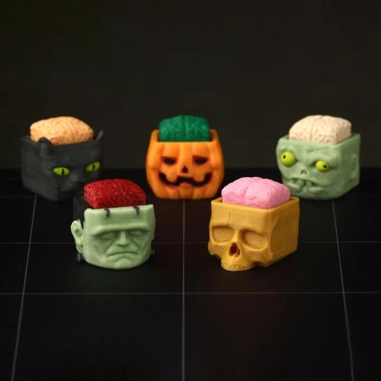 1/5Pcs Halloween Cube Head Figurine Spooky Mini Skull Pumpkin Zombie Black Cat Head Resin