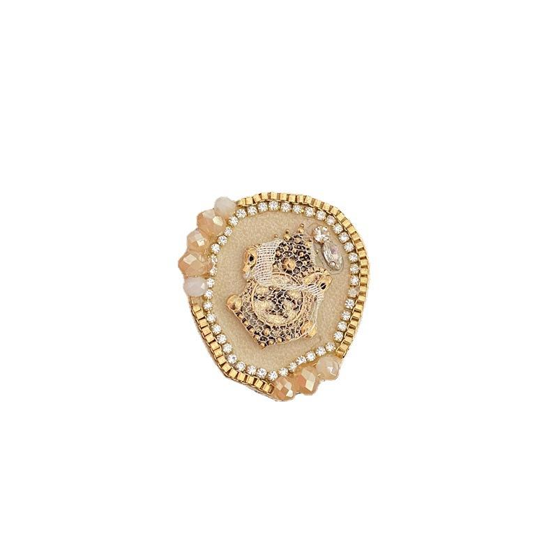 Classic Women Elegant  Number Pearl Crystal Brooch Badges Chains Tassel Exquisite Vintage Casual Suit Coat Pins Buckle Brooches