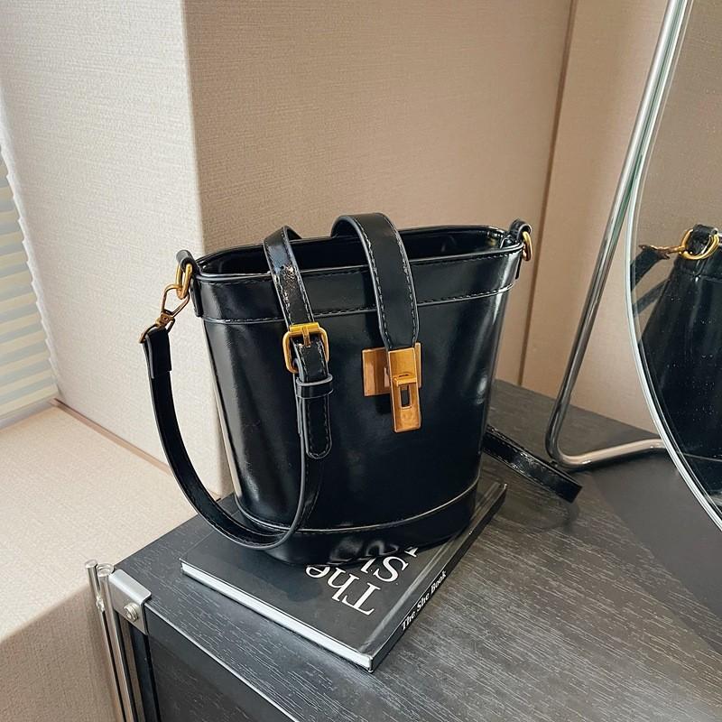 Ielgy Autumn Winter Retro Fashion One-Shoulder Messenger Bag Casual Bucket Bag